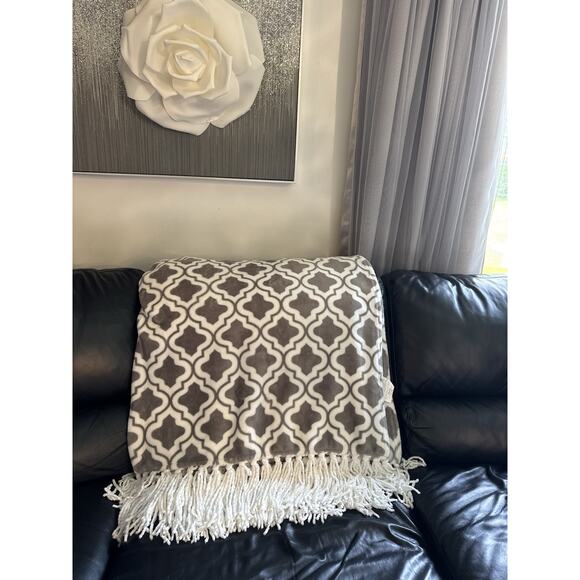 Unbranded Other - Gray White Throw Blanket Tassles 50 in x 60 in Modern Glam Print Argyle Cozy